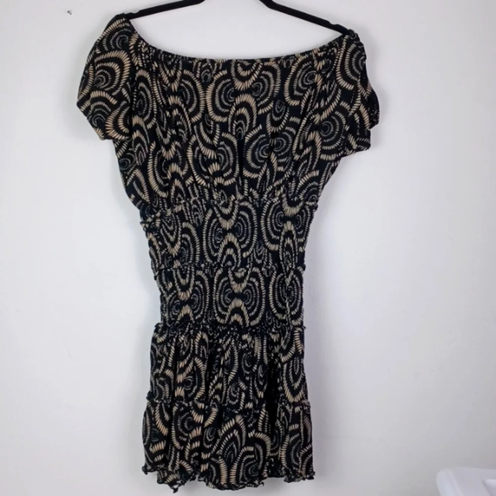 DUNIA MODERN ART GRAPHIC Tattered-Hem Figure-Forming Off Shoulder Mini Dress Top - Picture 8 of 12